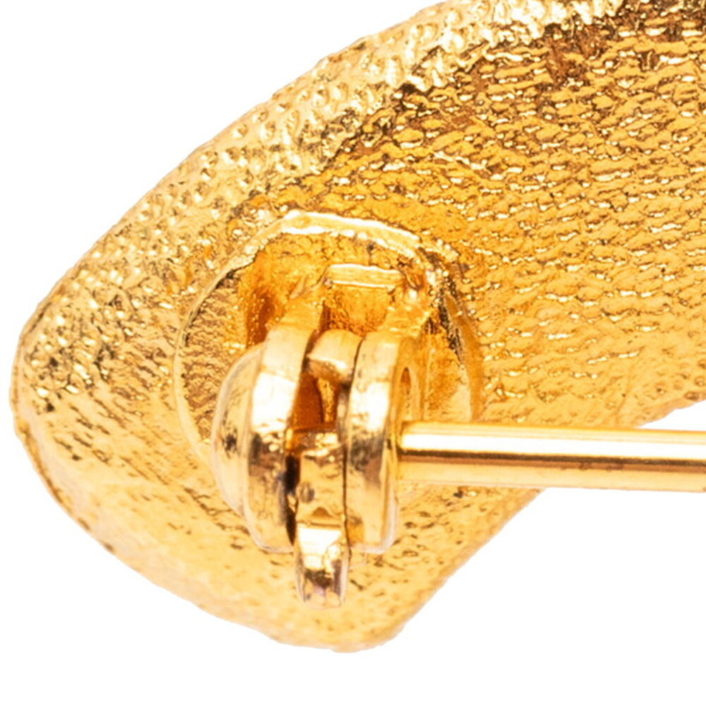 CHANEL Gold Logo Brooch - Picture 4 of 6